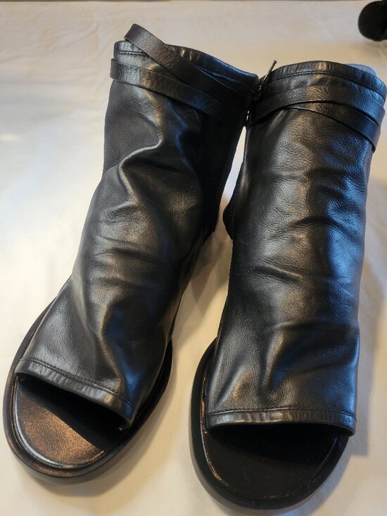 Vince Shoes - Vince Thalia Black Leather Peep Toe Zip Bootie Sandals Women's 10